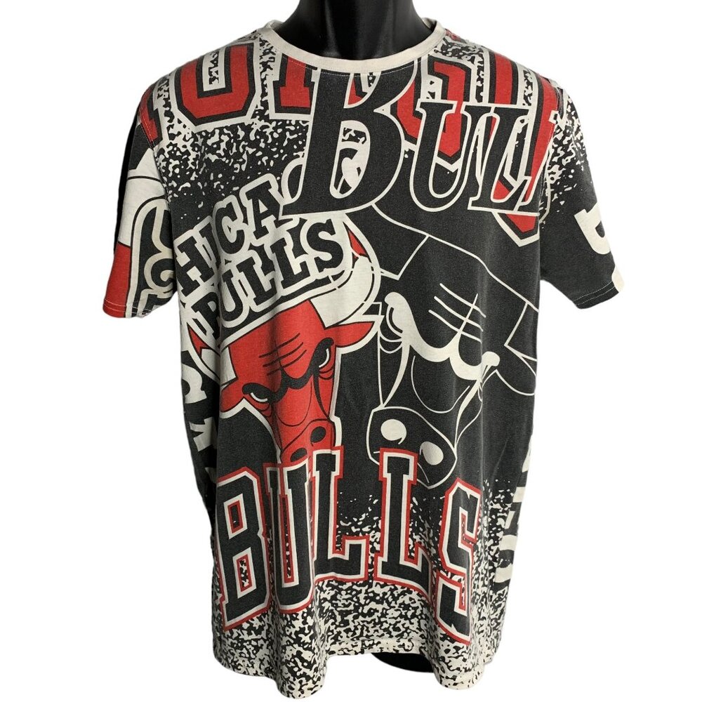 Authentic NBA Chicago Bulls T Shirt M All Over Print AOP Short Sleeve Crewneck